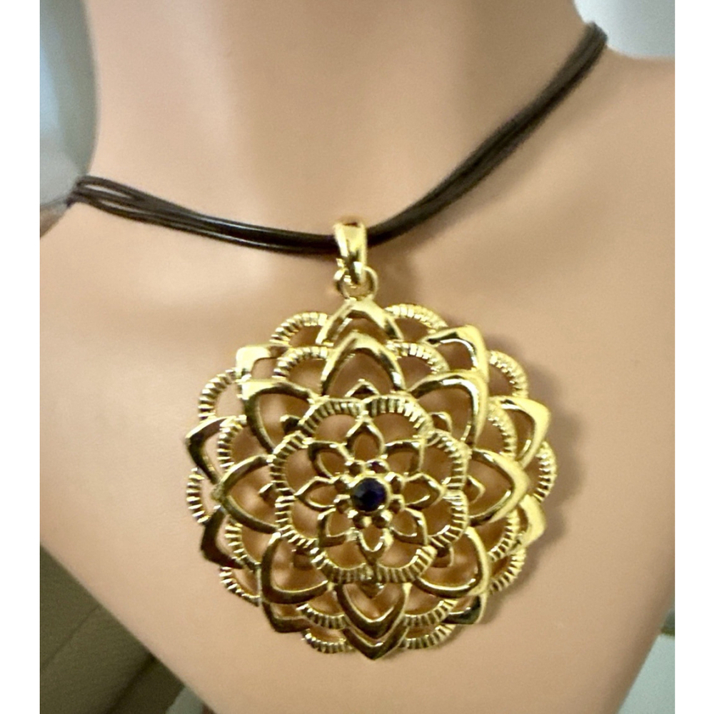 Joan Rivers Gold Tone Medallion Pendant Necklace Vintage